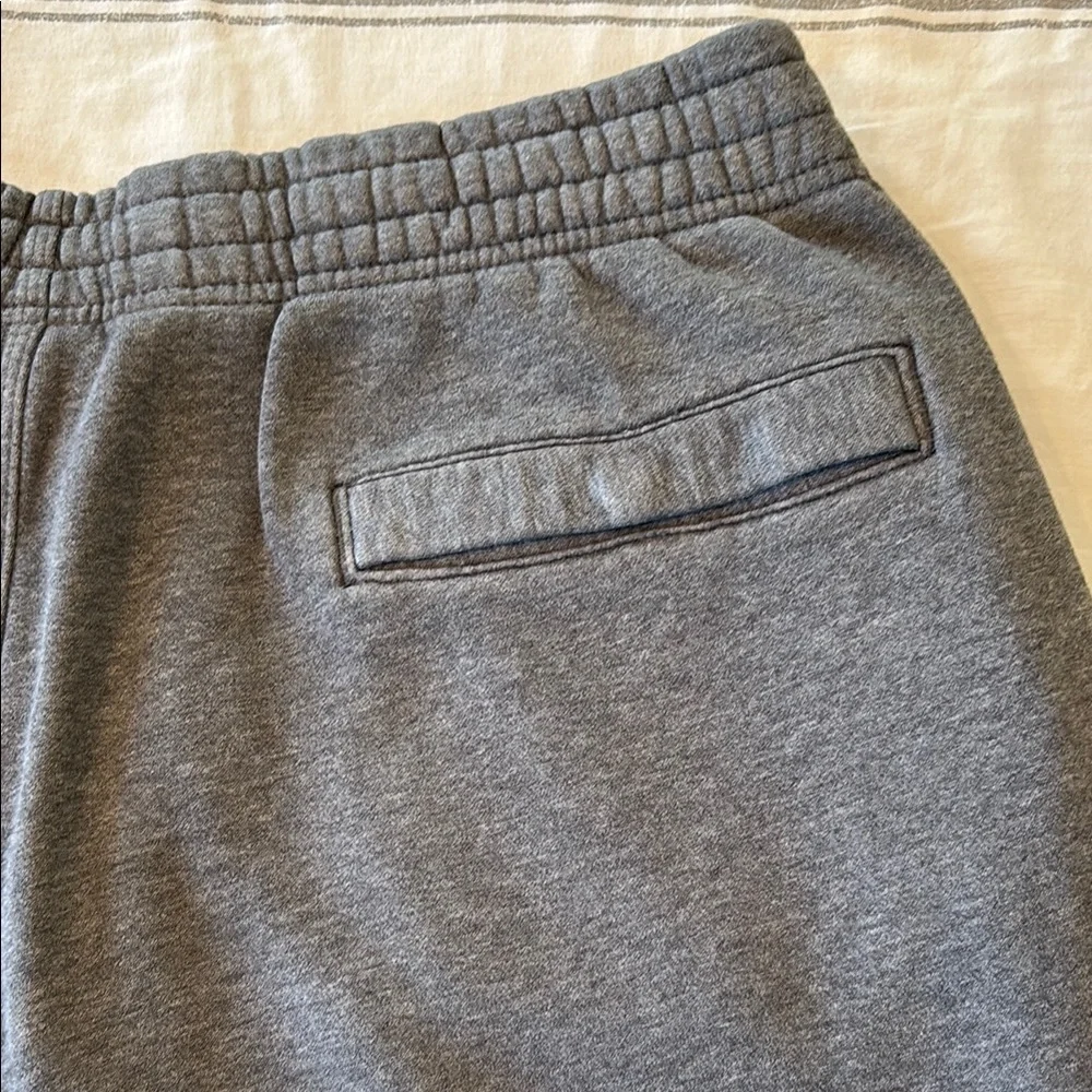 Men’s Nike Gray Sweatpants - Picture 4 of 4